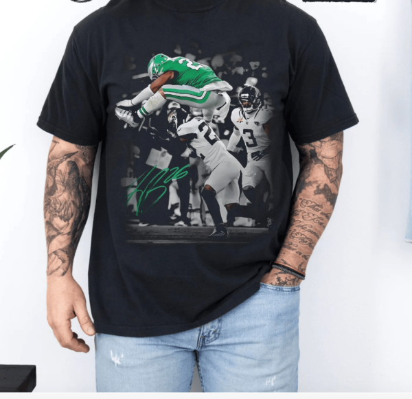 Saquon Barkley Backwards Hurdle Eagles Football Fan Gifts Shirt